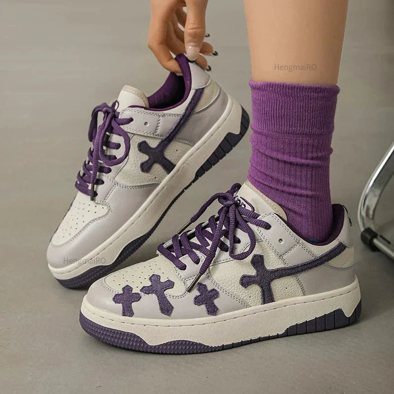 Cross sneaker